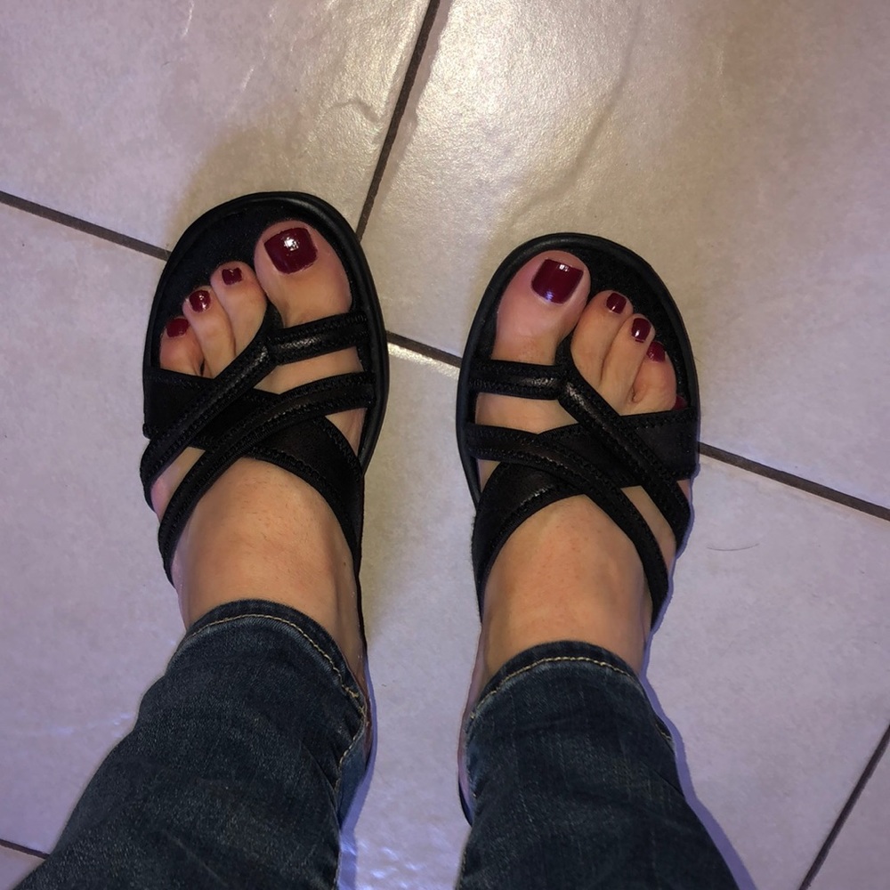 Sketchers strappy sandals